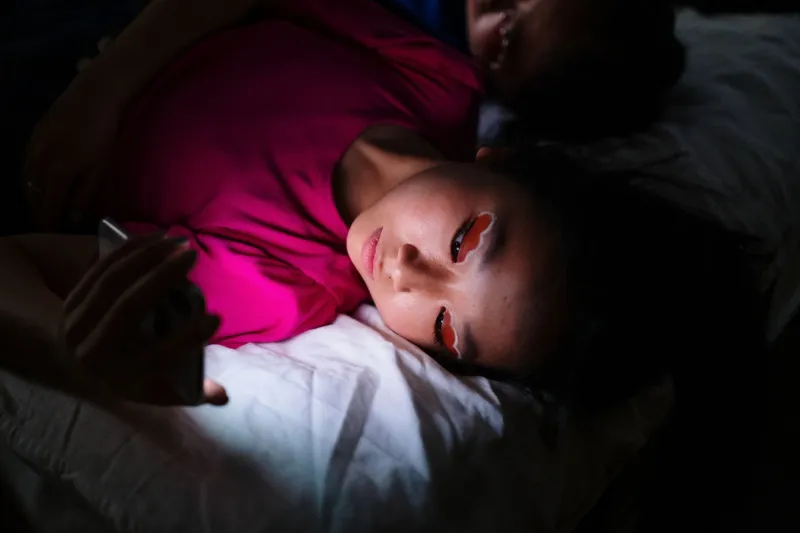 Clockwork Interruption: The Chronobiological Engineering Hidden Inside Your Notification Feed